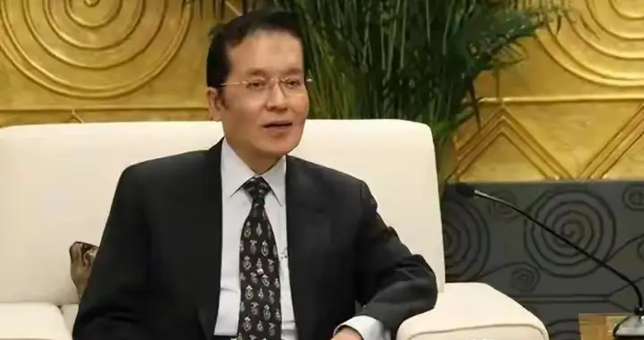 郑丽文赴美前，张荣恭赴陆交底，提三点主张，还有一位女性不简单