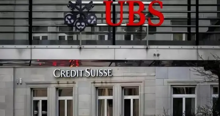 历史开了个玩笑，第一个倒下的不是乌克兰，而是百年中立的瑞士？