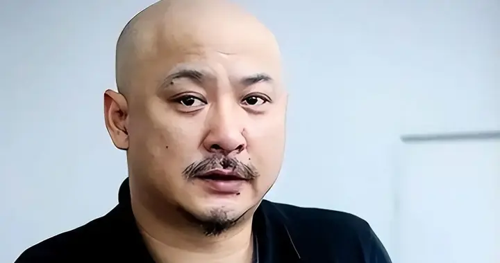 连续三天嫖娼一次嫖俩，花800元毁掉一手好牌，他到底图什么？