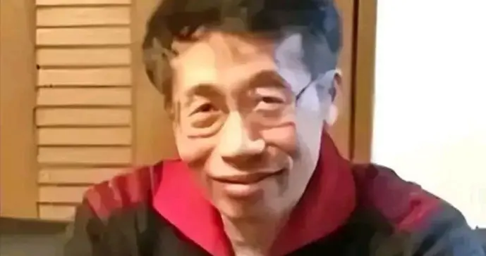 他是“中国耻辱”，到处美化“侵华事件”，回国参加母亲葬礼被抓