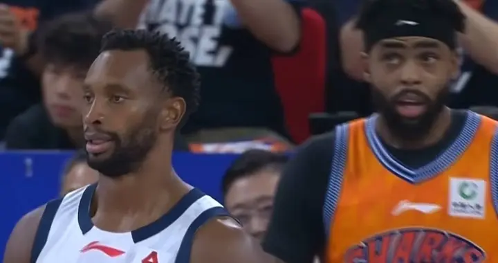 CBA上海一边倒压制广东！古德温7中0仍领先20分，胡明轩弗格低迷