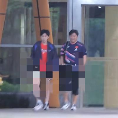 陈陈的娱乐日记：终于刷到新鲜的大头啦！谁