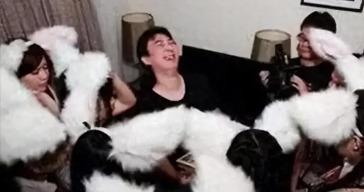 陪玩陪睡算什么？拳头塞嘴里、潜规则交易、公开内涵，个个荒唐