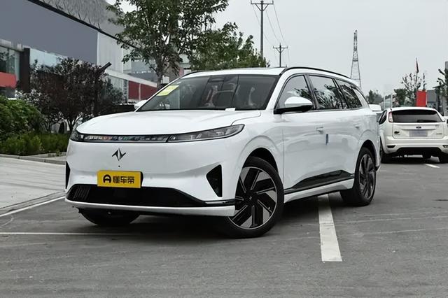 奶爸车看这款，大6座，配冰箱，吃92粗粮，限时18.86万起，香吗？