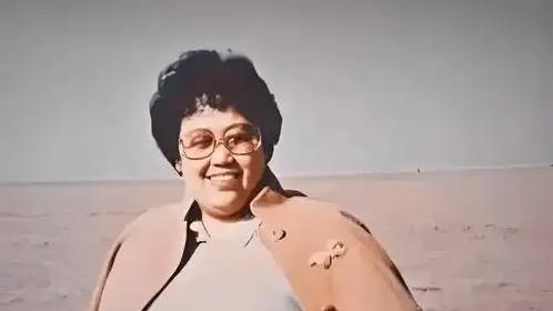 吉吉淘史：1959年，18岁陈丽华嫁给了