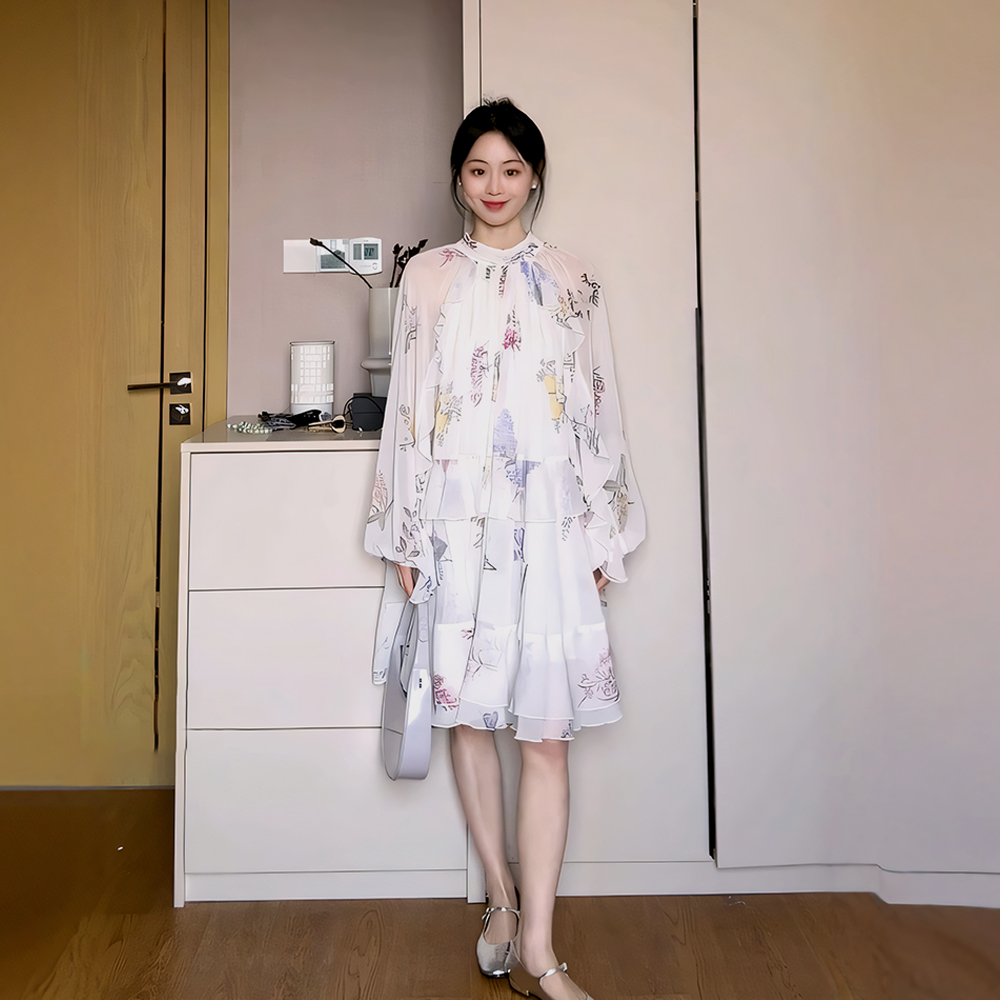 白色印花连衣裙高级感超好看宽松显瘦小裙子