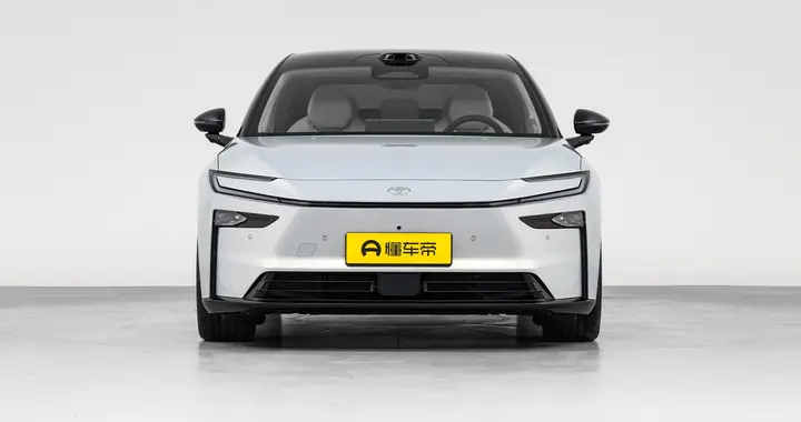 广汽丰田 铂智7 上市：买齐鸿蒙座舱+激光雷达+双腔空悬，香吗？