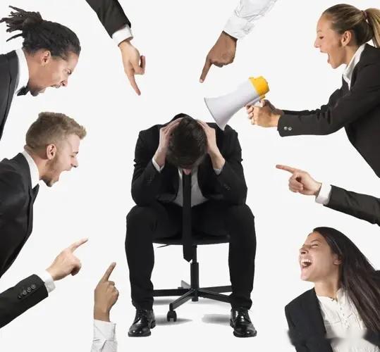教师群体的勤务员？我不做此想，只希望他们不是教育生态的奴隶主