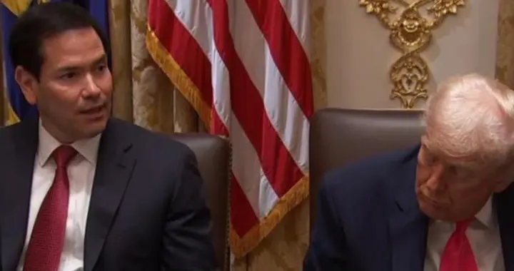 特朗普他又闭眼了，每天吃四倍剂量阿司匹林，这事有点意思