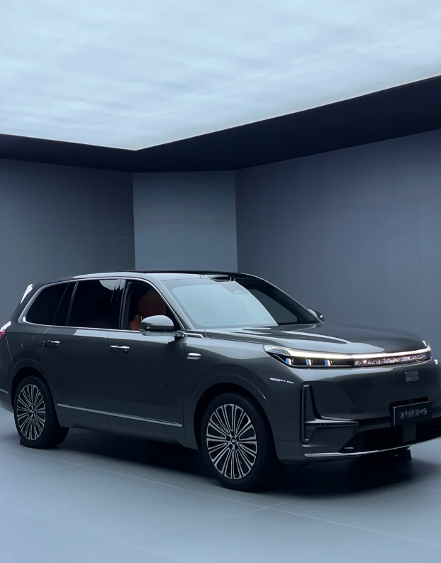 吉利突然出招，银河M9硬刚问界M9，起售价竟不到20万？