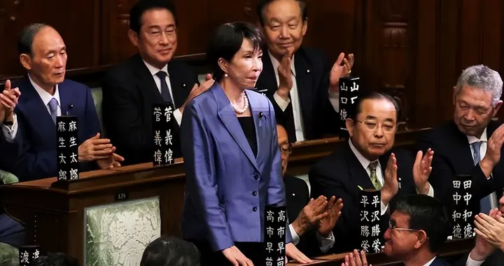 提前预感可能去不了中国，高市早苗拒绝忏悔，3天2次拜鬼