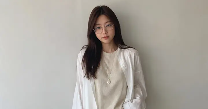 同样是洞洞鞋，别人穿出高级感，你像澡堂拖鞋，差在这几点