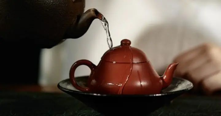 三年养一壶，十年懂一泥：紫砂壶避坑指南，老茶客的4个养壶秘诀