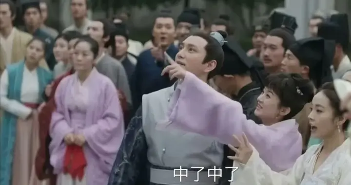 赵丽颖恭喜王仁君，让人想起《知否》！周深飞天奖舞台深情演唱