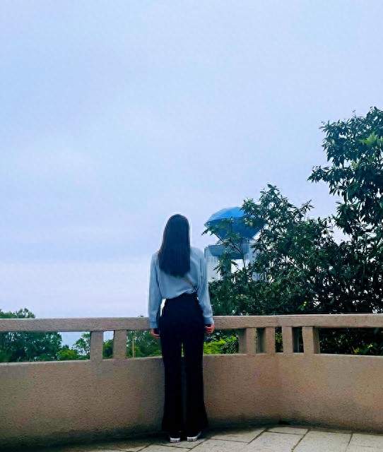 大家都在替翁帆算账，觉得她守了二十。这账算得太浅，太俗