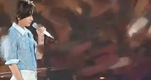 言承旭演唱会看提词器，连情绪表达都按要求，难怪朱孝天不愿参加