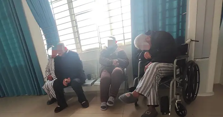 “每月每个病人套5000”，借精神病诊疗骗保必严查重罚 | 新京报快评