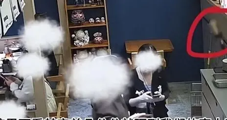 等餐26分钟竟砸店放狠话！深圳大爷推搡服务员：老家砸死你