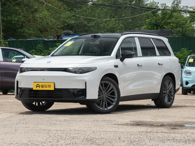 月销破万，凭啥？2026款零跑C16五座版，凭实力说话