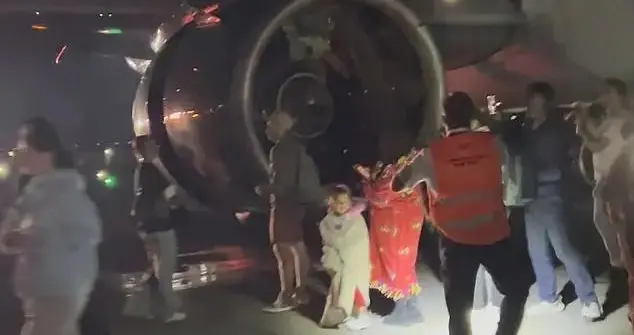 擅自闯入跑道遭飞机撞击，美国机场暴露出致命安全漏洞