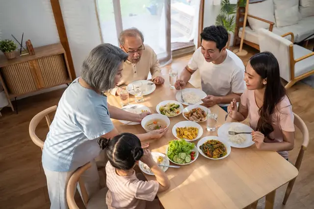 糖尿病人有“最佳吃饭时间”：同样的饭菜，换个时间吃，血糖稳了