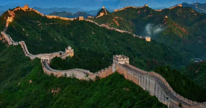 特朗普如今才猛然惊醒：中国是一个＂无法分割＂的对手！