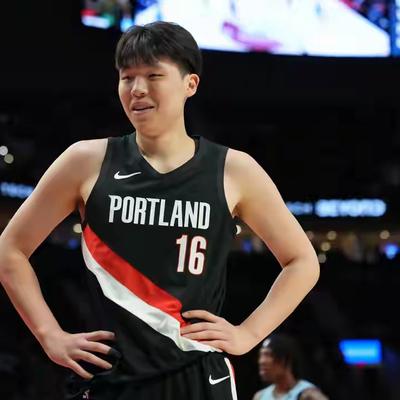 老杨侃八卦体育：杨瀚森属于典型的“攻强守