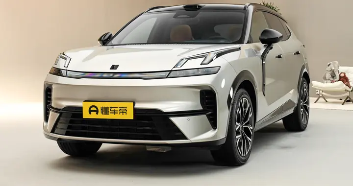 全新领克08EM-P焕新升级，与比亚迪唐DM-i对比，家用该如何选择？