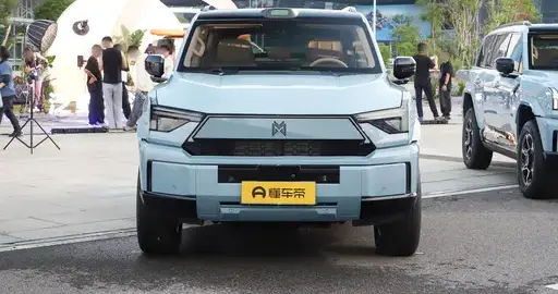 探店试驾猛士M817，家用旗舰+智能越野全能选手？