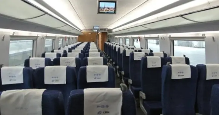 高铁无座票持票站一等座连接处被劝返，12306明确规则引热议