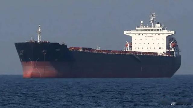 星沉碧野：3艘油轮刚交完“过路费”，大摇