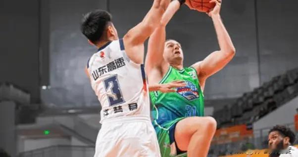 CBA俱乐部杯：江苏逆转击败辽宁、孙铭徽两双广厦险胜青岛