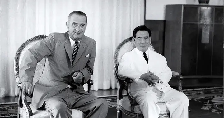 无论战争胜败，泽连斯基的结局都不会改变，他就是下一个吴庭艳！