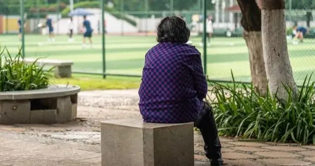 比骗子更可怕的是，爸妈把养老钱给了外人，还反过来骂你"不孝顺"