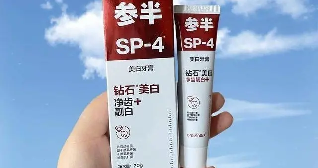 狂赚25亿却烧掉13亿打广告，这种“网红”上市，到底是谁在买单？