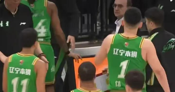 辽宁男篮客vs青岛，手握两大优势，解决三个挑战，八强近在咫尺