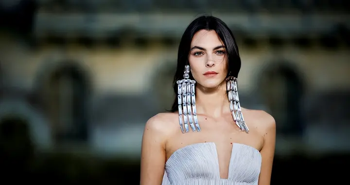 Vittoria Ceretti超美新造型来袭