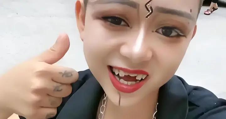 装疯卖傻、丑态百出、群魔乱舞！到底是谁捧红了这些跳梁小丑？