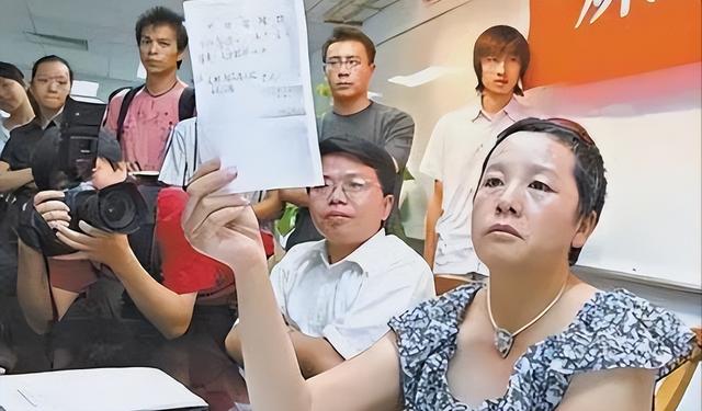 饶颖：赵忠祥与我发生关系多年，他有特殊癖好，令我身心受到伤害​​