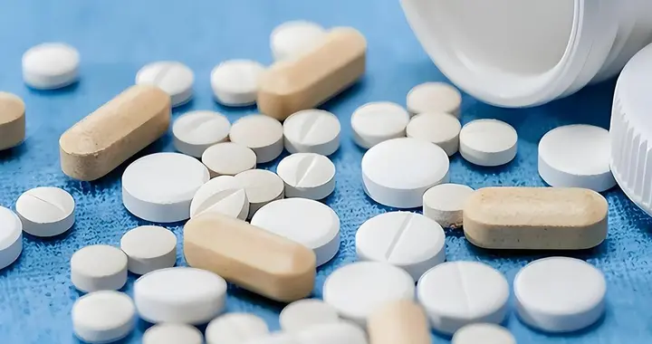 医生劝告：一旦吃上氯吡格雷，这3种食物马上戒掉，再吃有风险