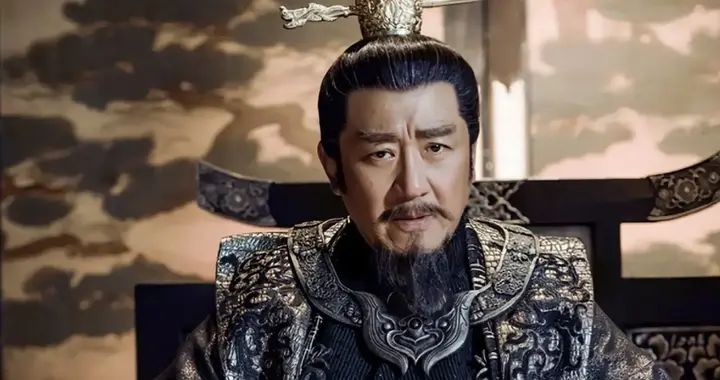 皇帝轮流睡儿媳，儿子们不仅不反抗，还互相攀比谁老婆更受宠