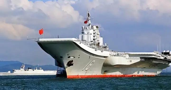西太平洋乱成一锅粥！中国海军百艘战舰列阵，迎击美军三航母舰队