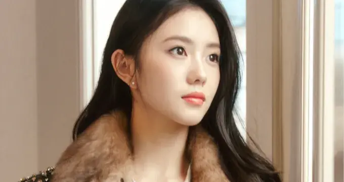 美女壁纸-第6056期-刘浩存