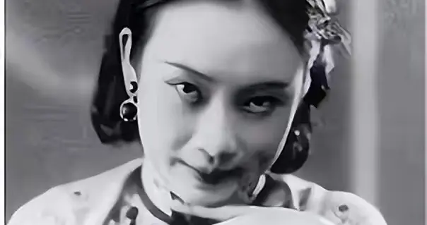 1946年戴笠身亡，毛人凤随即做了一件事，将妻子向影心送进疯人院