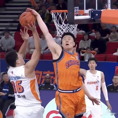 宁静雨：七人上双惊险摁住皮特森的44分