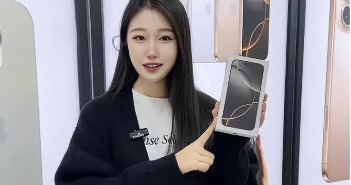 你觉得用iPhone基础款的是什么人呀？他们为什么选择基础款？
