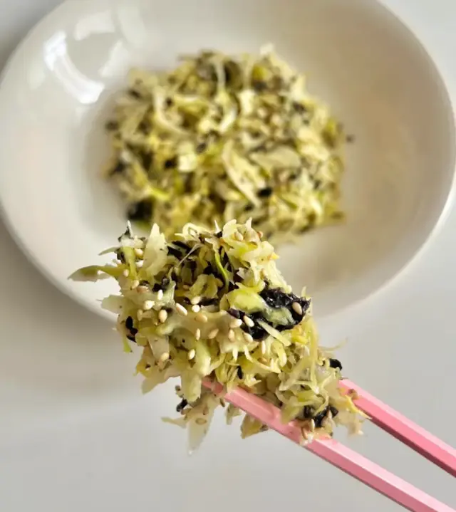 减肥姐妹必吃！海苔碎拌包菜！