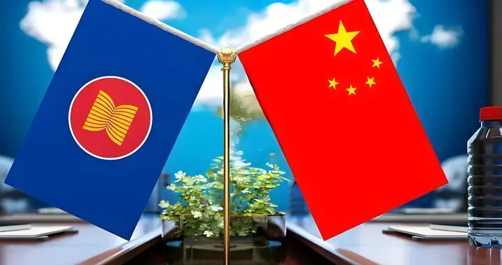 拱火不成反而碰壁！日本煽动对立惨败，解放军军舰挺进文莱！