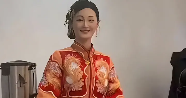 里子面子都丢了！大衣哥前儿媳订婚内幕曝光，难怪会和朱小伟离婚