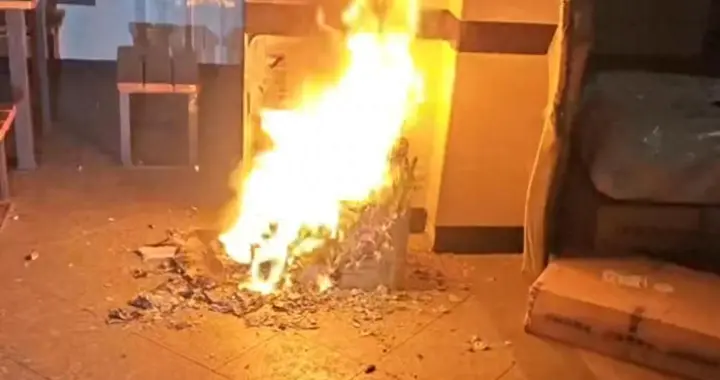 外卖小哥救火超时被扣分，申诉无果，媒体介入后反转来了